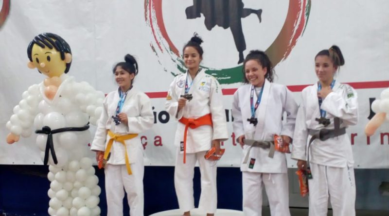Natalia Moreira conquistou medalha nas duas categorias em que participou.